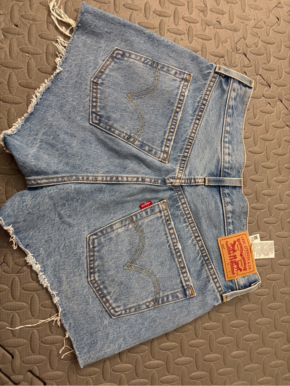 Women’s 501 Levi’s cut off shorts button fly size 27 - Picture 2 of 3